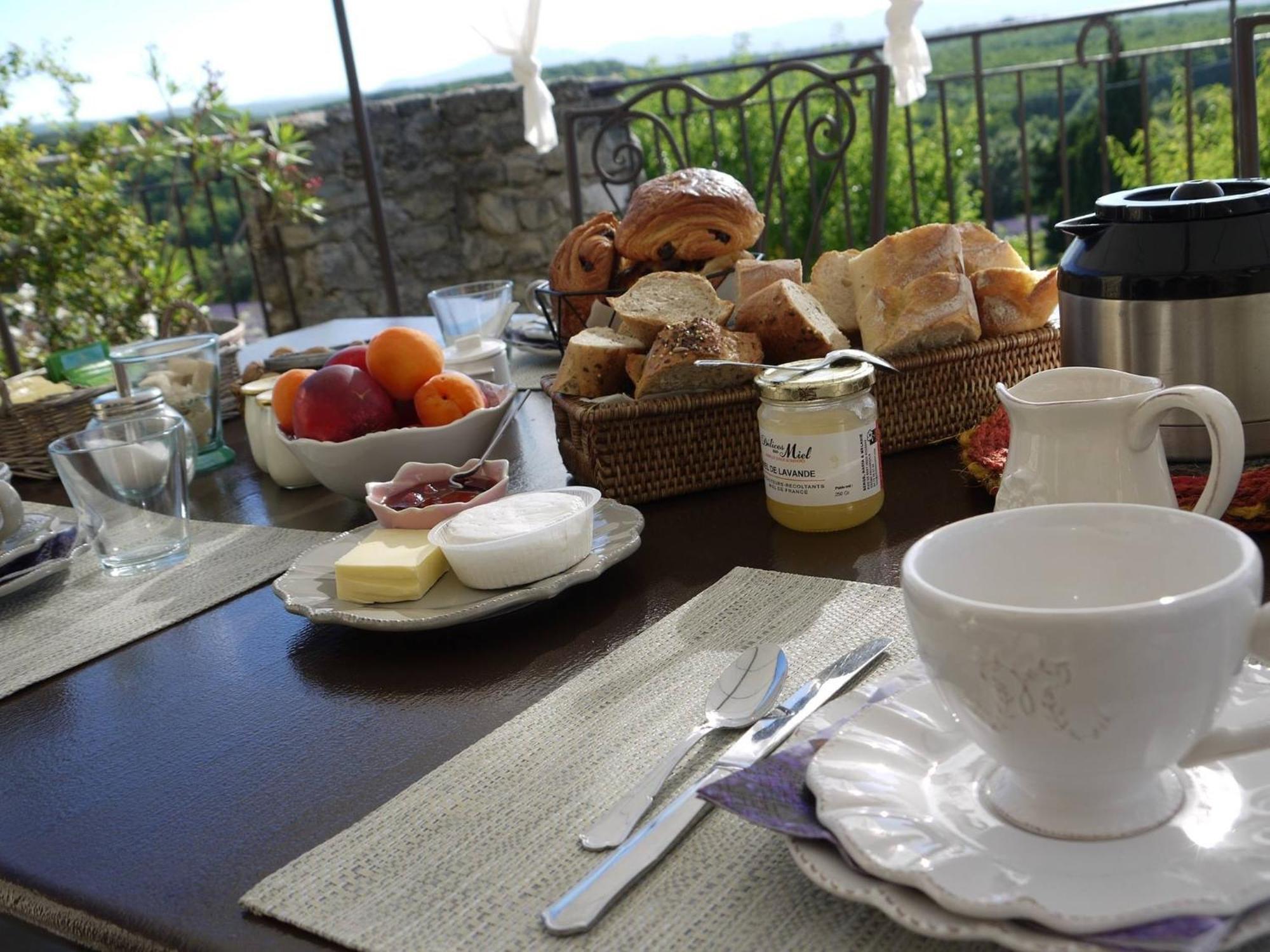 La Ferme Les Eybrachas Hotel Reauville Exterior photo